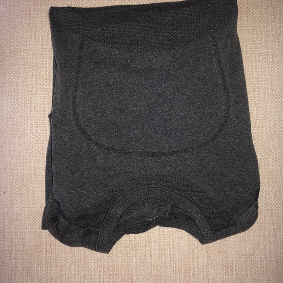 LULULEMON SWIFTLY TECH CREW🖤🤍 - Picture 5 of 11